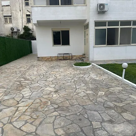 Cozy In Tirana, Albania Appartement